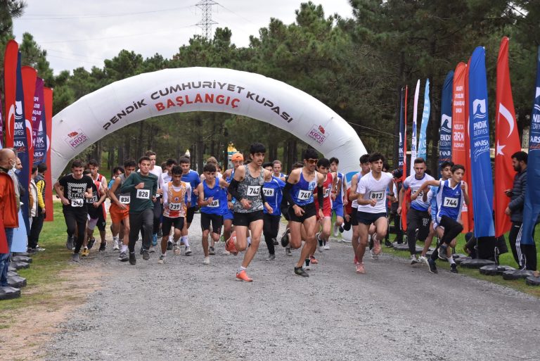 29 Ekim Cumhuriyet Bayramı Yol Koşusu Başarıyla Tamamlandı