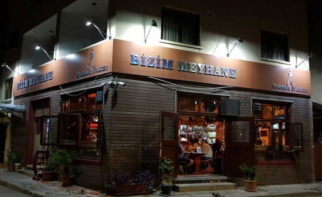 Gönyeli’deki Bizim Meyhane’ye Araç Girdi: Mekan Sahibi Emirali Tatlıdil, Ölümden Döndü ve Kazanın Ardından Soruşturma Başlatıldı!